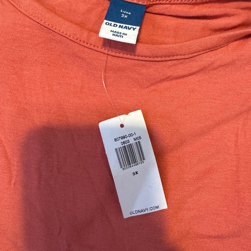 BUNDLE -Two old navy shirts one 3x the other is 4x